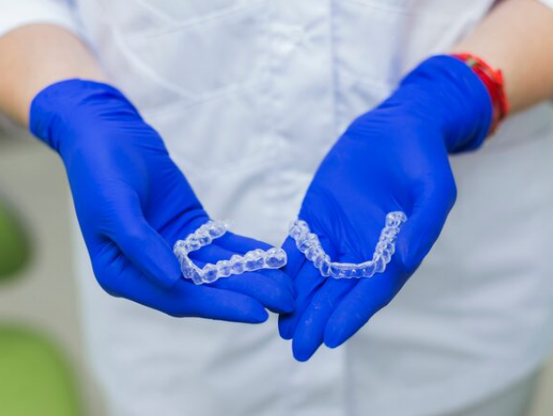 Элайнеры: современный способ выравнивания прикуса без брекетов